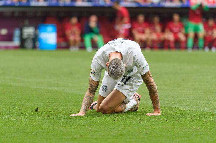 Euro 2024 Slovenija Srbija Benjamin Šeško | Benjamin Šeško je tekmo zaradi krčev predčasno končal. | Foto Guliverimage