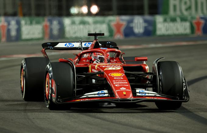 Charles Leclerc po odličnem štartu na koncu četrti. | Foto: Reuters