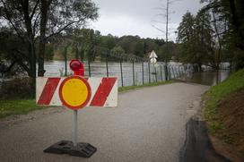 Reka Kolpa poplavlja. Poplave.