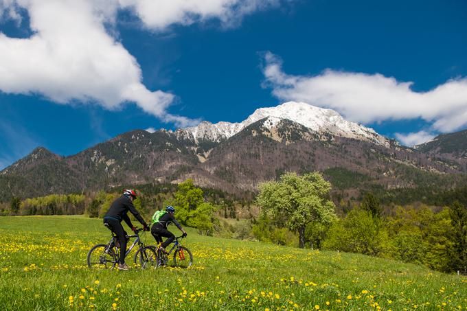 Med vožnjo ravnamo pametno, spoštljivo do narave in ljudi, tudi do sebe. Tako se bomo polni lepih vtisov zdravi in nepoškodovani vrnili k avtomobilu. | Foto: Klemen Korenjak