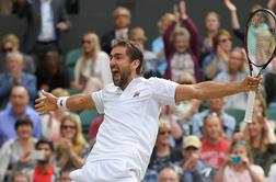 Federer brez izgubljenega niza tudi v finale Wimbledona, kjer bo prvič zaigral Čilić