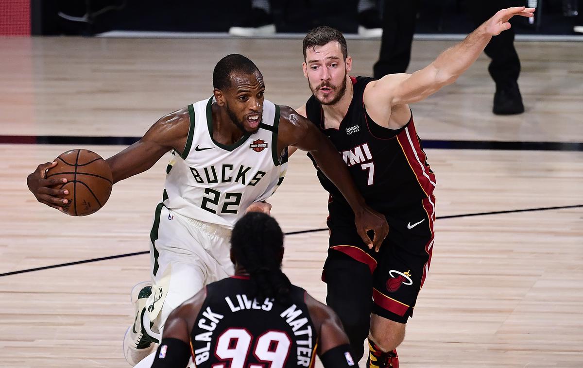 Khris Middleton  in Goran Dragić | Khris Middleton je bil junak Milwaukeejeve zmage, Goran Dragić pa bo moral na preboj v konferenčni finale še počakati. | Foto Getty Images