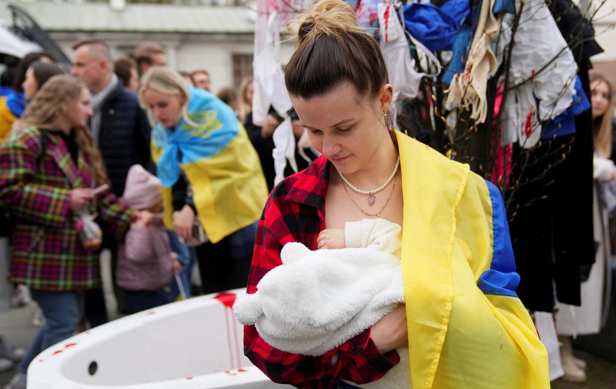 begunke | Nemogoče je oceniti, koliko ukrajinskih žensk in otrok bi lahko bilo žrtev trgovcev z ljudmi. Za zdaj je, kot poroča UNHCR, znanih malo primerov.  | Foto Reuters