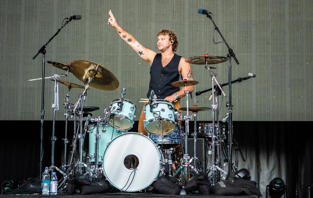 5 Seconds of Summer | "Na odru sem izgubil vid in na levi strani telesa občutil simptome možganske kapi," je dejal Ashton Irwin. | Foto Guliverimage