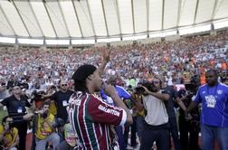 "Neprofesionalni" Ronaldinho že zapušča Fluminense