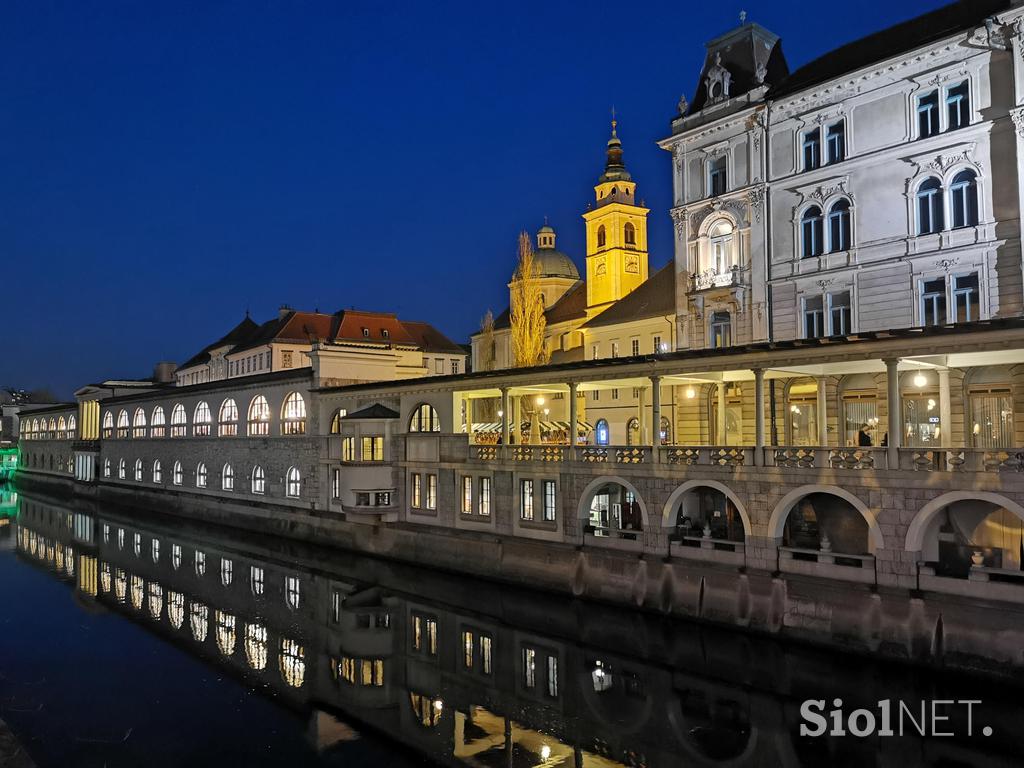 posneto s Huawei P30 Pro, Ljubljana, nočne, modra ura