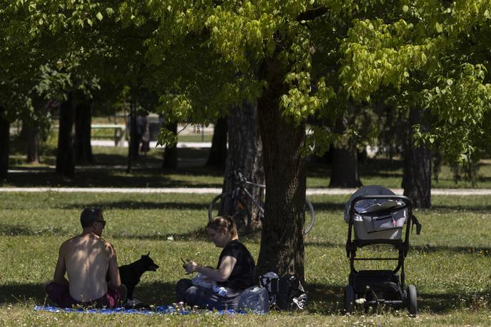 Vročinski val, vročina | Večjo osvežitev in najverjetnejši konec vročinskega vala meteorologi napovedujejo za torek in sredo, ohladitev pa bi lahko prinesla tudi nekaj padavin. | Foto Guliver Image