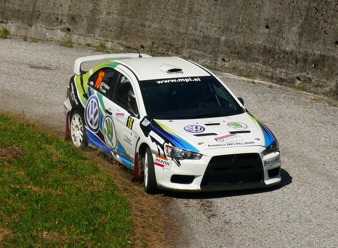 Darko Peljhan (mitsubishi lancer EVO10) je vodil po prvem dnevu relija Alpi Orientali v Italiji. | Foto: Gregor Pavšič