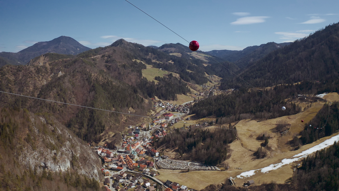 S kavča 01 Zipline | Foto: 