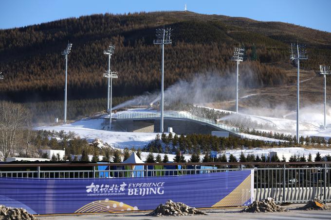 Zasneževanje. | Foto: Reuters