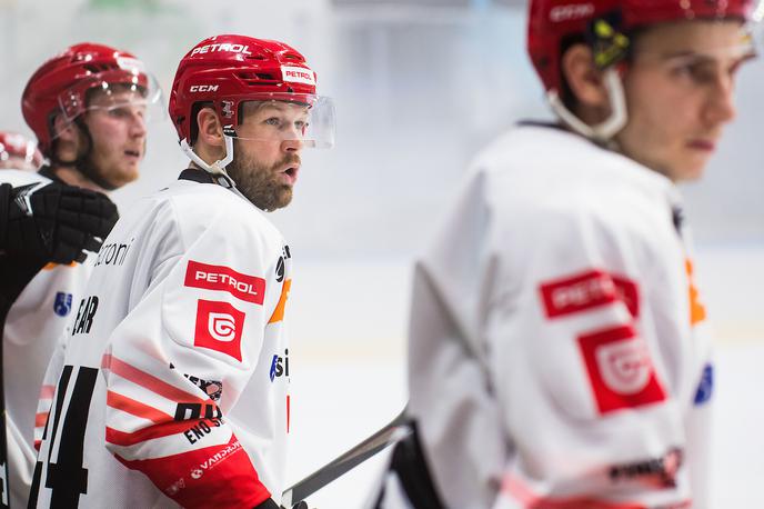 HDD Jesenice Andrej Hebar | Jeseničani se z gostovanja pri Lustenauu vračajo s tremi točkami, zmagali so s 3:0. | Foto Grega Valančič/Sportida