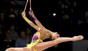 Dina Averina še kraljica mnogoboja, Rusinje ekipne prvakinje