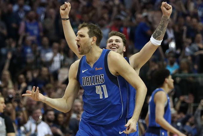 Luka Dončić in Dirk Nowitzki sta eno sezono pri Dallasu odigrala skupaj. | Foto: Getty Images