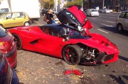 Kako je voznik svojega ferrarija la ferrari razbil na ulici v Budimpešti (video)