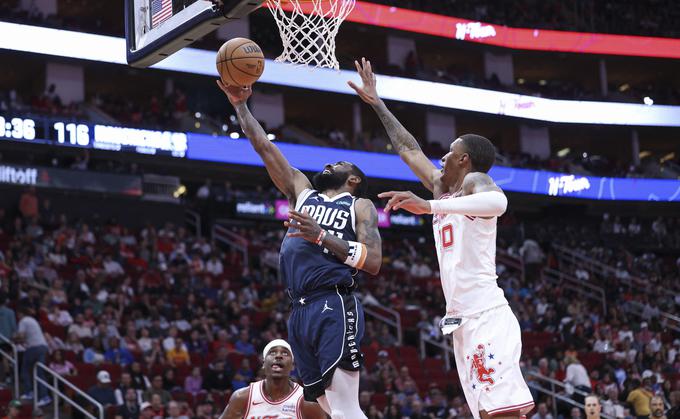 Kyrie Irving je v zadnji četrtini dosegel kar 15 od 24 točk, dodal pa je tudi sedem asistenc. | Foto: Reuters