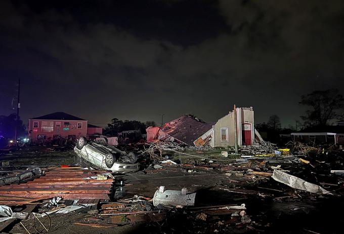 Več ljudi je pomoč poiskalo v bolnišnici, o naravi in številu poškodb pa mediji ne poročajo.  | Foto: Reuters