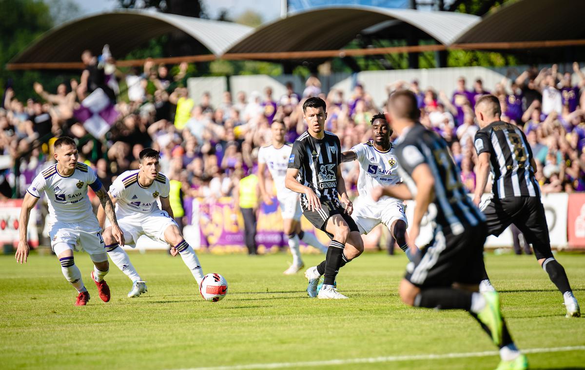 NŠ Mura : NK Maribor, 1. snl | Nedeljska tekma Mure proti Mariboru je bila zadnja v črno-belem za vsaj dva nogometaša. | Foto Blaž Weindorfer/Sportida