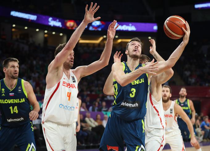 Slovenija je v polfinalu EuroBasketa 2017 nadigrala močno Španijo z 92:72. | Foto: Reuters