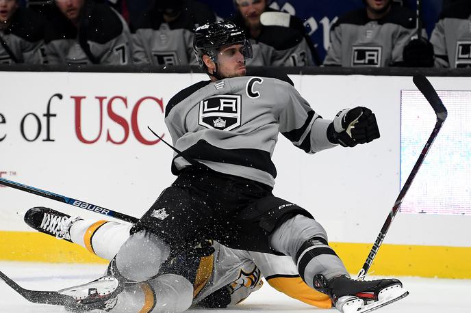 Anže Kopitar | Kralji Anžeta Kopitarja so pred domačimi navijači z 2:4 izgubili proti Vegasu. | Foto Getty Images