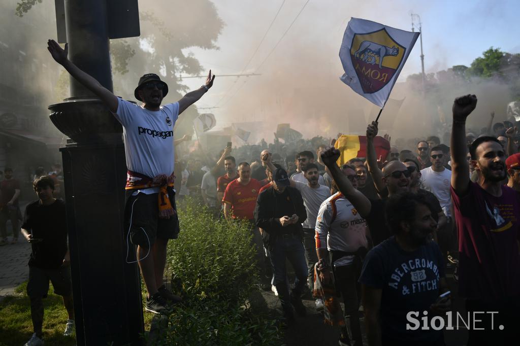 finale evropske lige navijači Roma