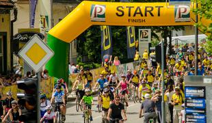 Kolesarji zavzeli najstarejše slovensko mesto  #foto #video