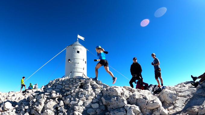 Ana je na našega očaka pritekla v eni uri in 54 minutah, za sestop je potrebovala 58 minut – skupaj torej dve uri in 52 minut.  | Foto: osebni arhiv/Gašper Knavs