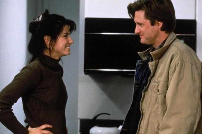 Sandra Bullock in Bill Pullman v prizoru iz filma Ko si spal. | Foto: 