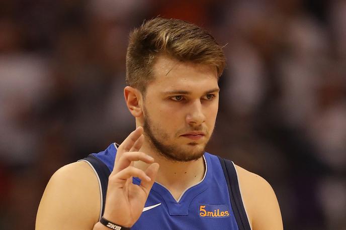 Luka Dončić | Luka Dončić je v ligi NBA debitiral s porazom na gostovanju pri ekipi, ki jo vodi njegov nekdanji selektor. | Foto Guliver/Getty Images