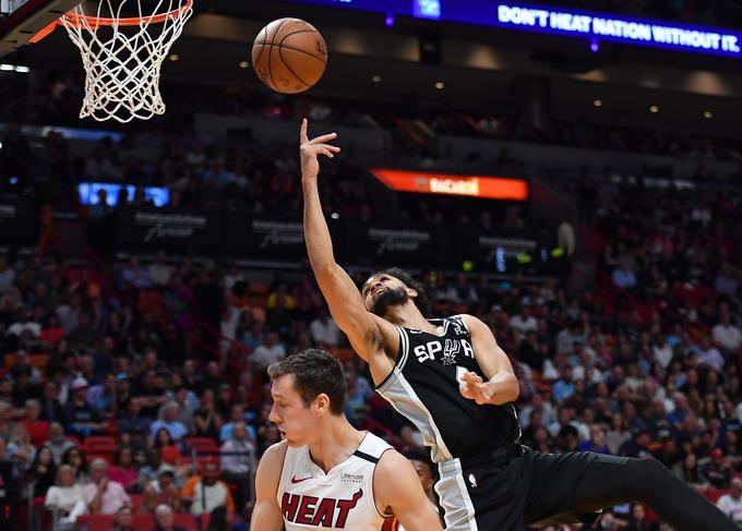 Derrick White si ob gostovanju pri Dragićevem Miamiju ni mogel obetati zmage. | Foto: Reuters