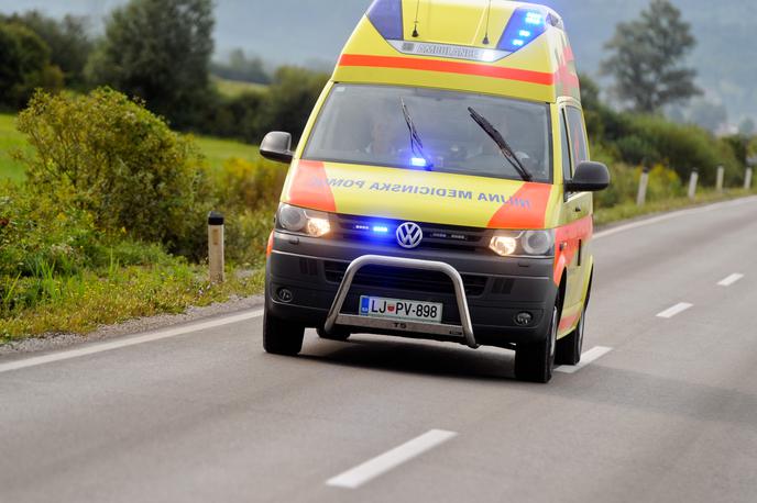 rešilec | Slovenski dežurni zdravnik, ki je na poti spremljal pacienta, je zaudarjal po alkoholu in se nenavadno obnašal. | Foto STA