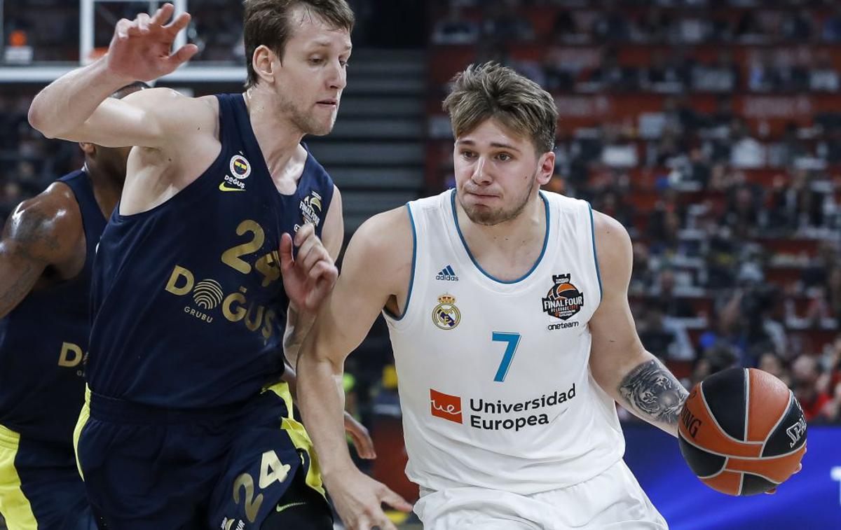 Jan Vesely Luka Dončić | Jan Vesely (levo) je nasledil Luko Dončića. | Foto Getty Images