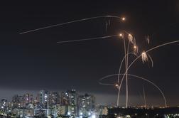 Hamasovo oboroženo krilo izvedlo raketni napad na Tel Aviv #video