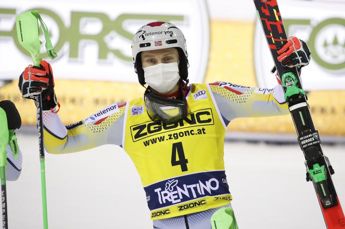 Henrik Kristoffersen | Henrik Kristoffersen je v finalu z 12. poskočil na 1. mesto. | Foto Reuters