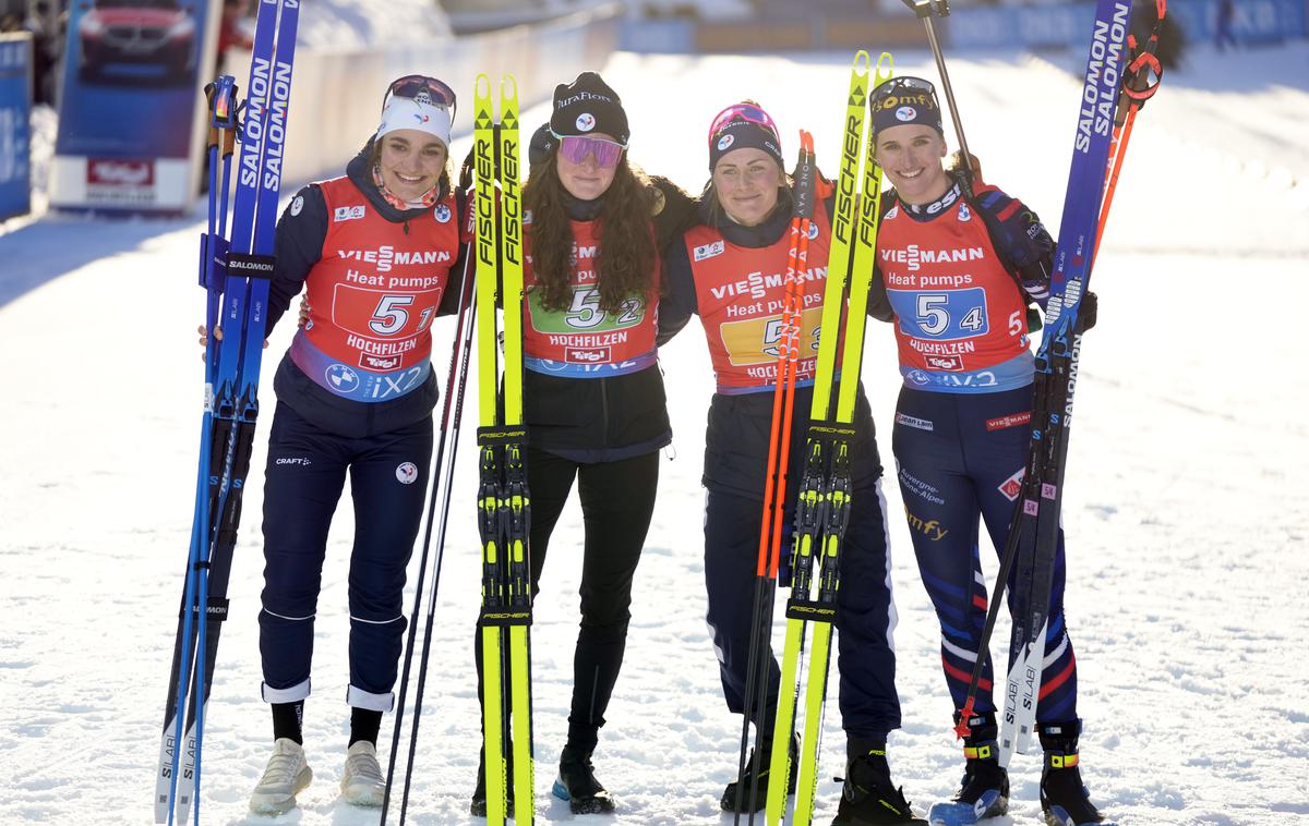 Gilonne Guigonnat, Lou Jeanmonnot, Justine Braisaz-Bouchet, Julia Simon | Zmagovita francoska štafeta: Gilonne Guigonnat, Lou Jeanmonnot, Justine Braisaz-Bouchet in Julia Simon. | Foto Guliverimage