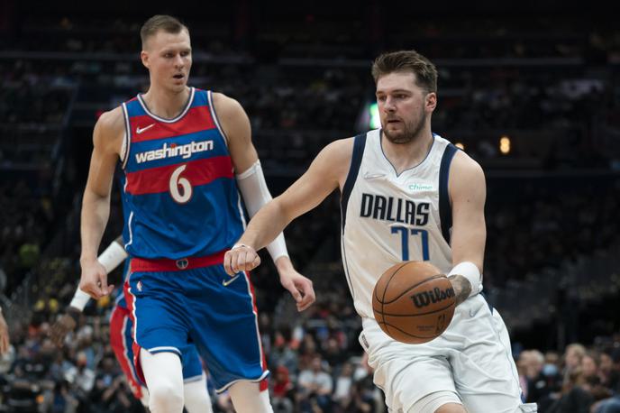 Luka Dončić Kristaps Porzingis | Luka Dončić in Kristaps Porzingis sta prvič v karieri v ligi NBA igrala drug proti drugemu. | Foto Guliverimage