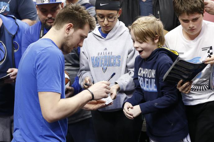 Luka Dončić navijači | V ZDA se je od leta 2018, odkar se je Luka Dončić preselil v Dallas in začel igrati v ligi NBA, potrojilo število imen Luka.  | Foto Guliverimage