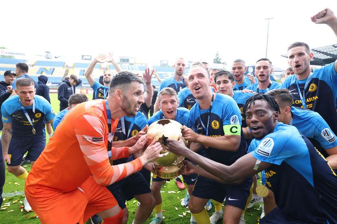 NK Celje prvaki pokal | Nogometaši Celja so začeli priprave na novo sezono. | Foto www.alesfevzer.com