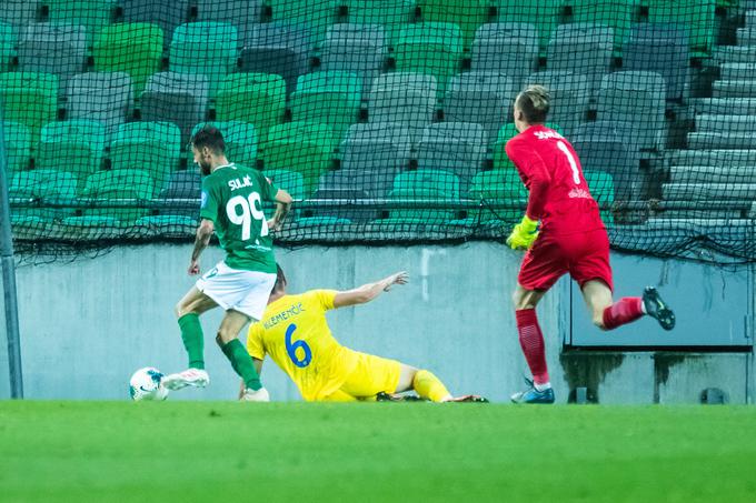 Tekmo so zaznamovale številne napake na eni in na drugi strani. | Foto: Grega Valančič/Sportida