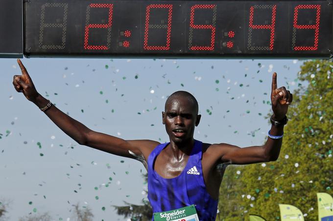 Mark Korir je leta 2015 ob zmagi v Parizu tekel 2;05:49. | Foto: Reuters