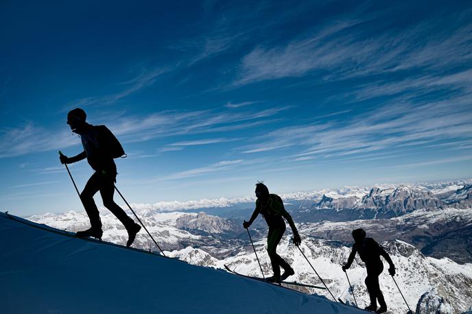 Marmolada Dolomiti |  Predstavnik gorskih reševalcev Giorgio Gajer je presodil, da so možnosti, da bi našli preživele, skoraj nične. | Foto Nejc Soklič