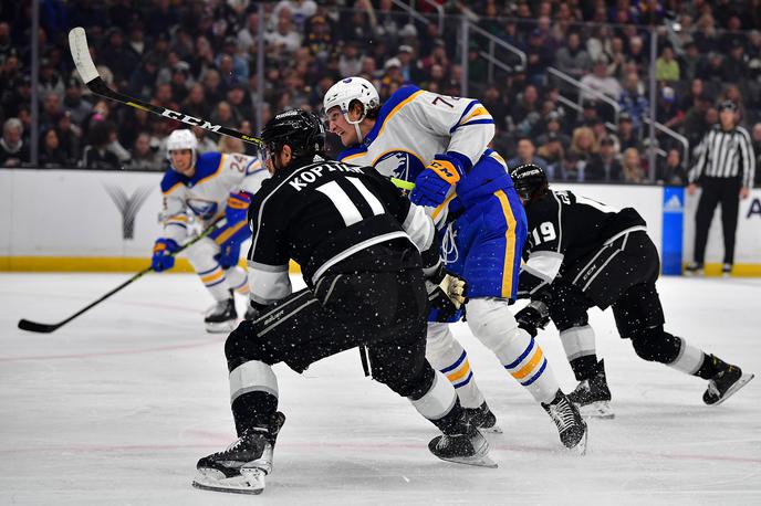 Anže Kopitar | Los Angeles Kings so s 5:2 premagali goste iz Buffala. | Foto Guliverimage