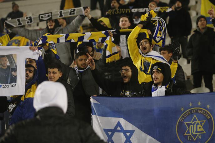 Maccabi Porto | Navijači Maccabija iz Tel Aviva so na stadionu Partizana v Beogradu bodrili ljubljence proti Portu. | Foto Reuters