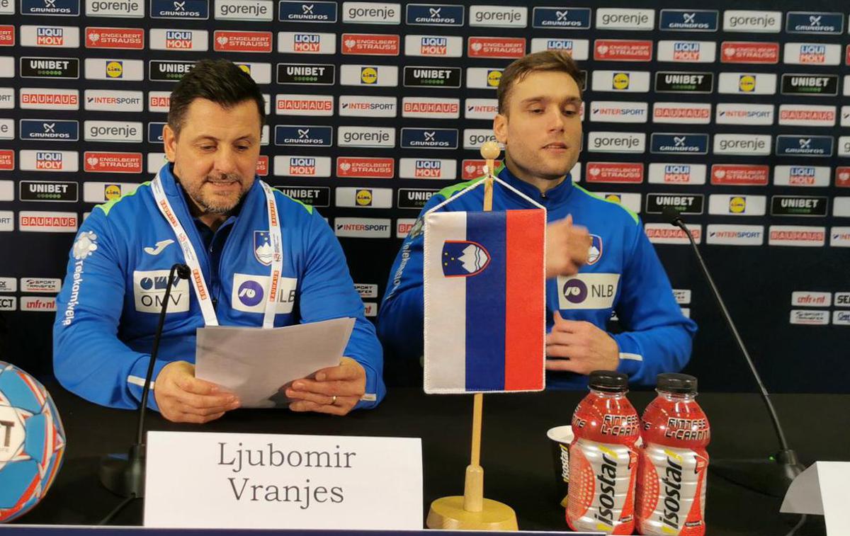 Vranješ ferlin | Selektor slovenske reprezentance, Šved Ljubomir Vranješ je Slovence vodil do zmage (21:19) nad svojo domovino. | Foto Rokometna zveza Slovenije