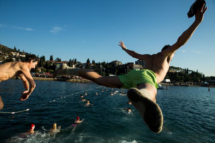 Novoletni skok v morje Portorož | Foto Vid Ponikvar