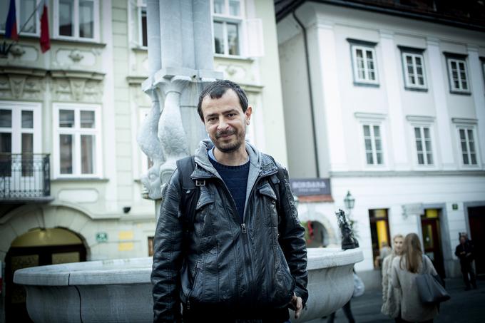 Zgodovinar Boštjan Plut, tudi vodič po temačni in krvavi zgodovini Ljubljane, imenovani Wicked tour, ki poteka v okviru organizacije Alternative Ljubljana. | Foto: Ana Kovač