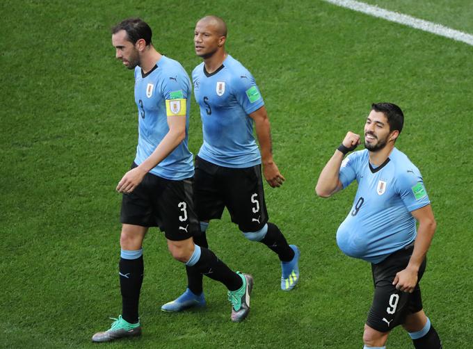 Suarez bo v petek na srečanju s Francijo naletel na dva klubska soigralca. | Foto: Reuters