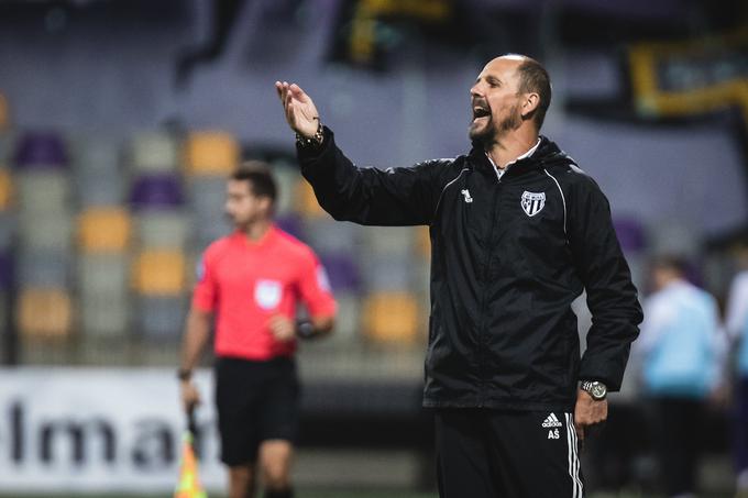 Trener Mure Ante Šimundža je še drugič zapored letos premagal Maribor v Ljudskem vrtu. | Foto: Blaž Weindorfer/Sportida