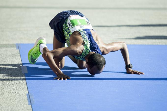 Z drugim najboljšim rezultatom v zgodovini ljubljanskega maratona (2;07:29) je lani slavil Etiopijec Kelkile Gezahegn Woldaregay. | Foto: Ana Kovač