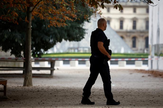 Louvre | Razporeditev do sedem tisoč pripadnikov varnostnih sil v okviru protiteroristične operacije Sentinelle bo končana do ponedeljka zvečer. | Foto Reuters