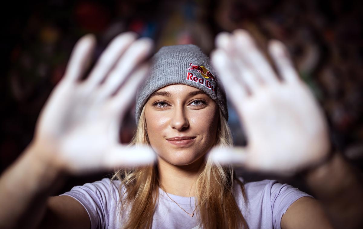 Janja Garnbret | Janja Garnbret podpira prestavitev termina poletnih olimpijskih iger, a priznava, da ji je odločitev pošteno premešala načrte. | Foto Samo Vidic/Red Bull Content Poll